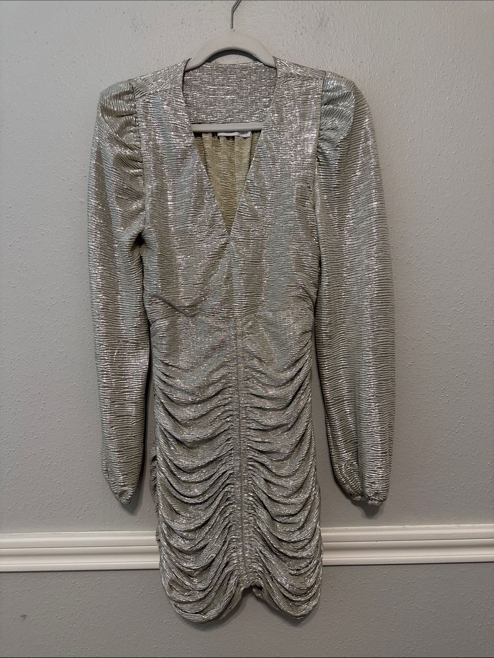 Spring & Mercer Metallic Silver Long Sleeve Sheath Cocktail Party Dress